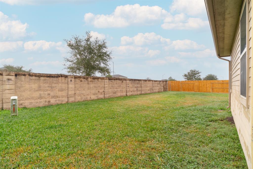 2402 Copper Fields Drive, Rosharon, Texas image 28