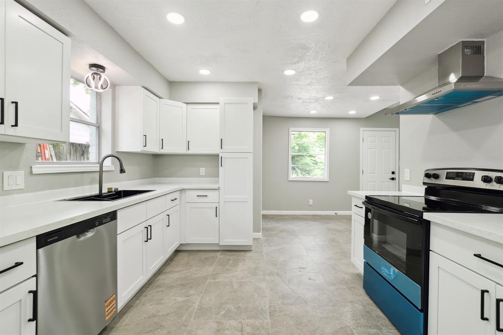 10007 Sagedowne Lane, Houston, Texas image 4