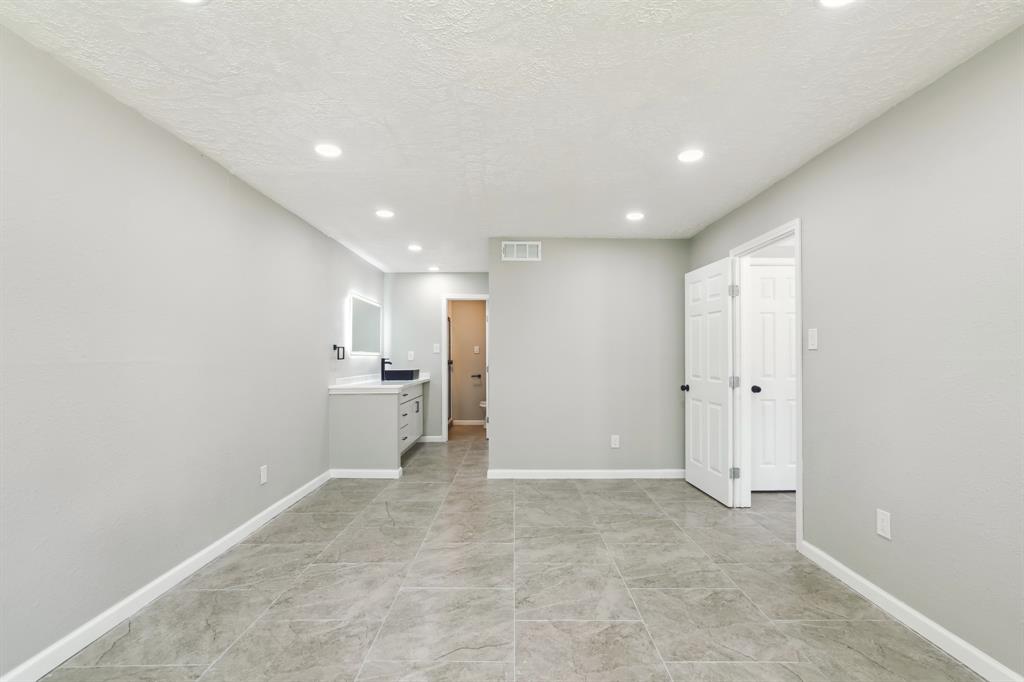 10007 Sagedowne Lane, Houston, Texas image 12