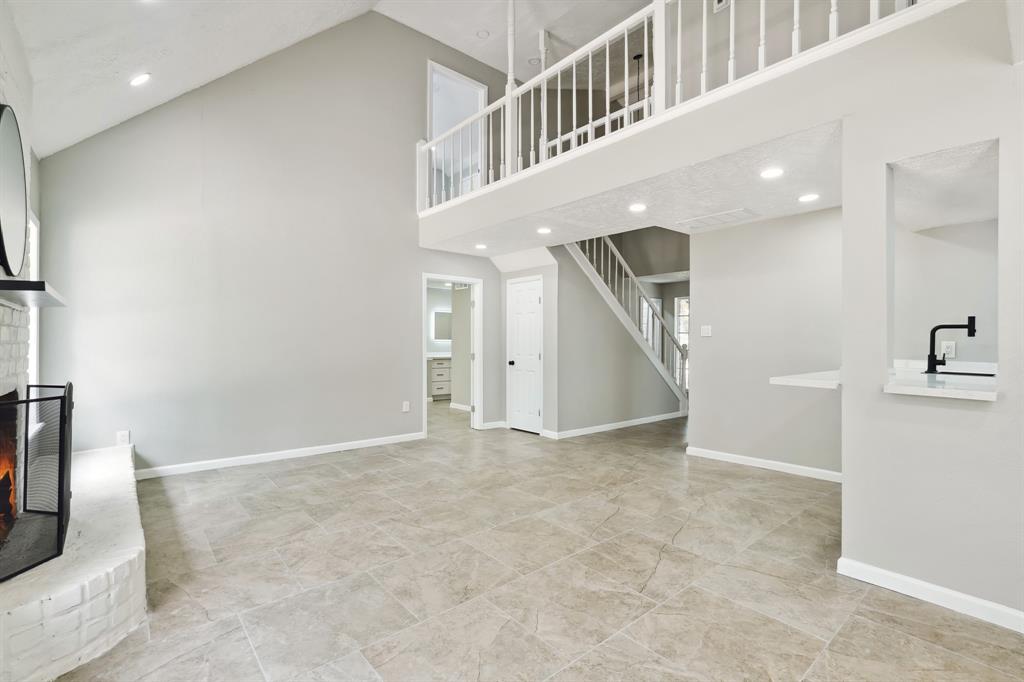 10007 Sagedowne Lane, Houston, Texas image 2