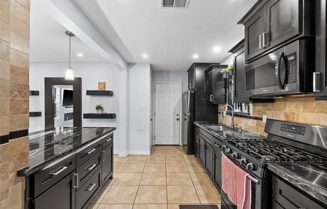 235 Taranto Lane, Houston, Texas image 4