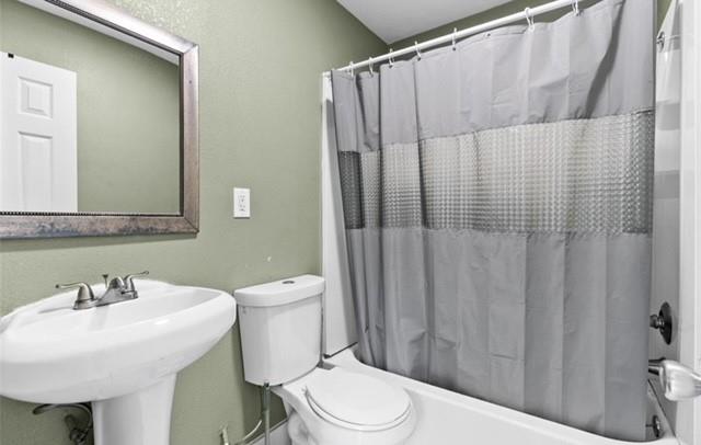 235 Taranto Lane, Houston, Texas image 14