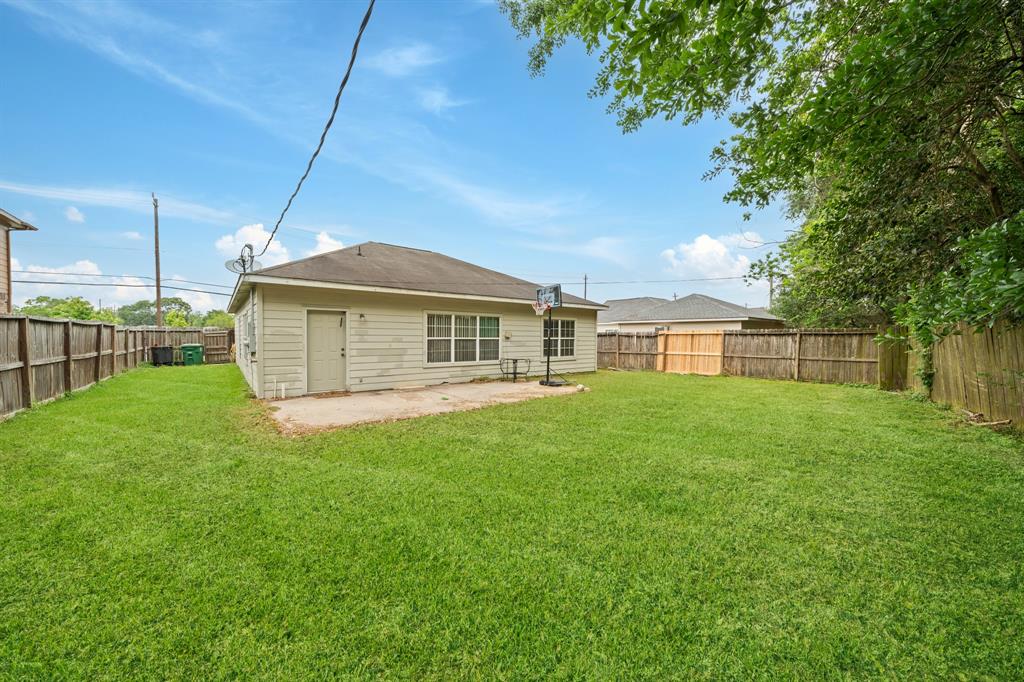 9838 Fuqua Street, Houston, Texas image 22