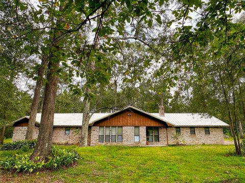 A home in Vidor