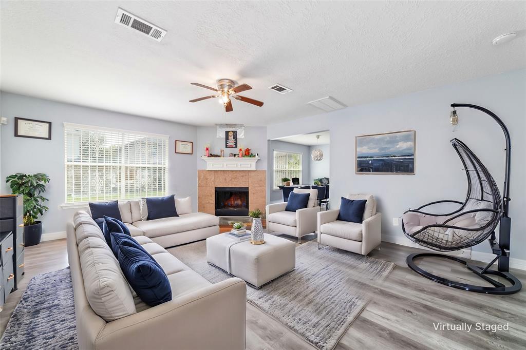10207 Revelstoke Drive, Houston, Texas image 3