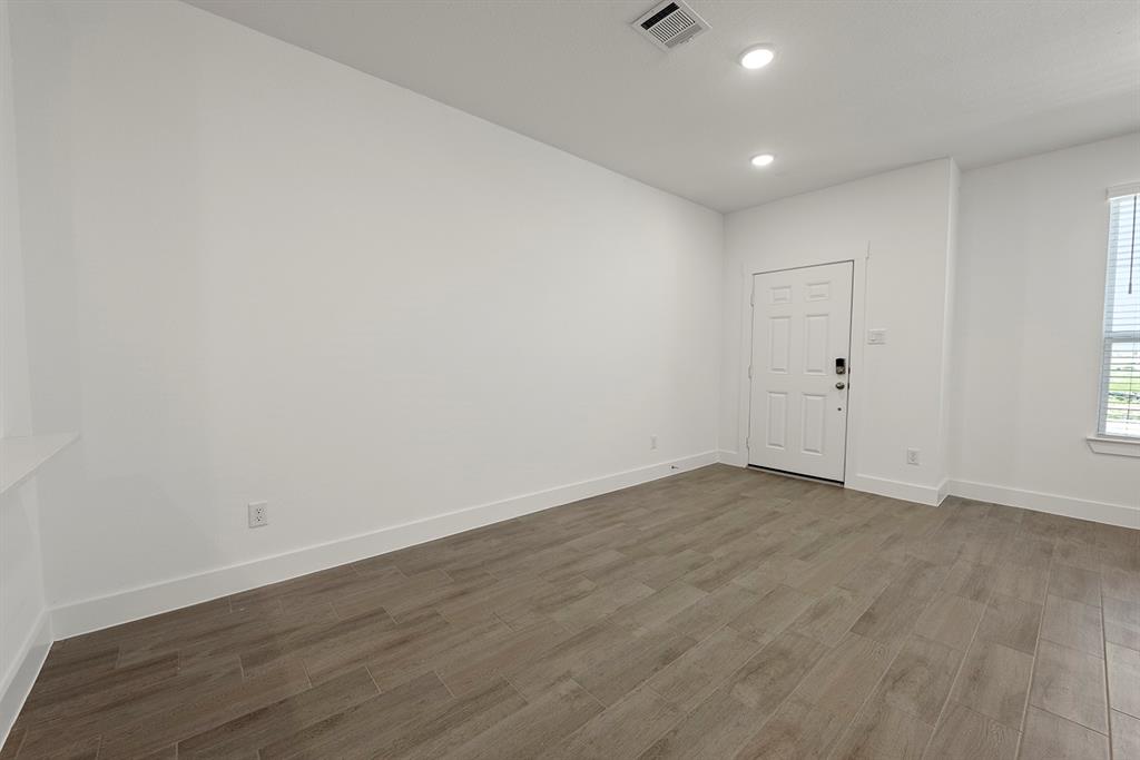 2750 Mariposa Creek #4, Rosharon, Texas image 6