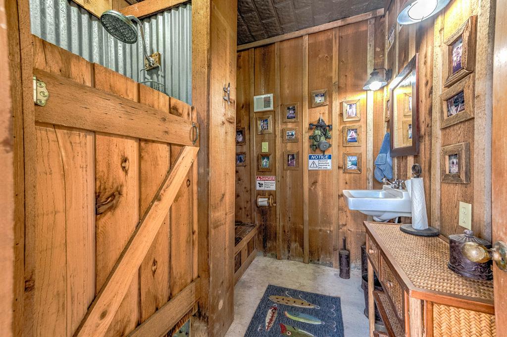 134 Private Road 652, Sargent, Texas image 9