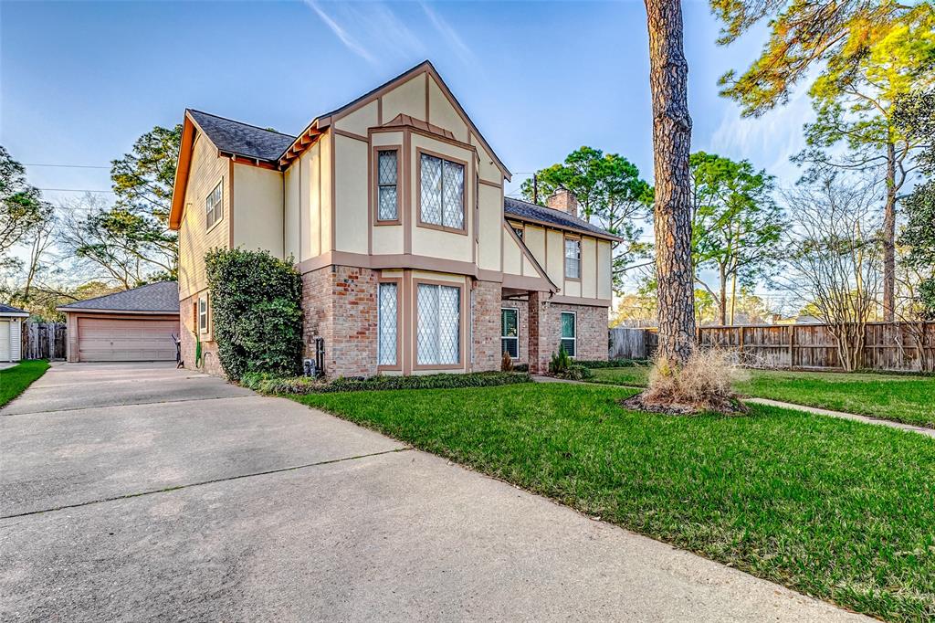 property-search 2 7715 Oakwood Lakes Drive