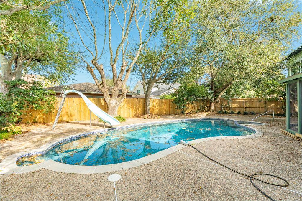 2610 Gerol Court, Galveston, Texas image 37