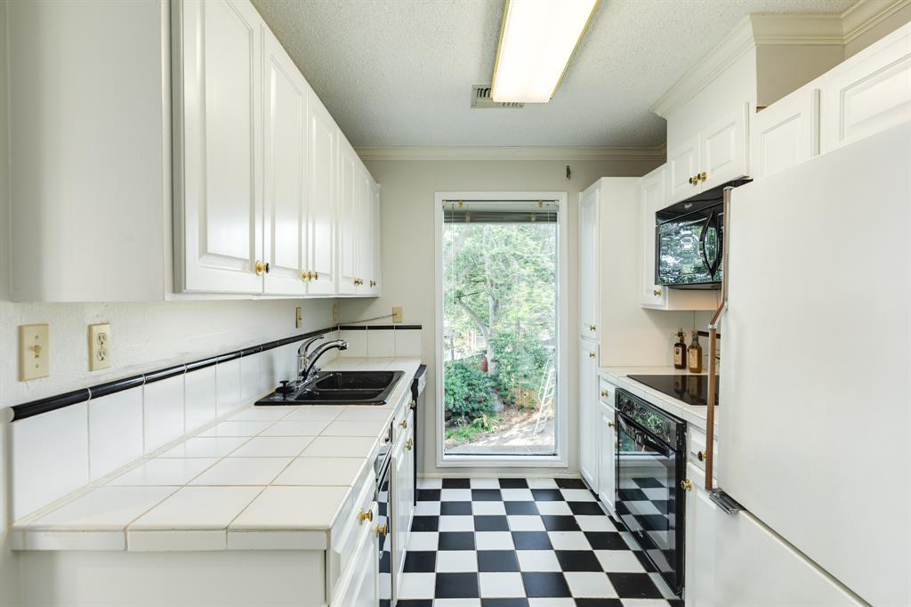 2610 Gerol Court, Galveston, Texas image 31