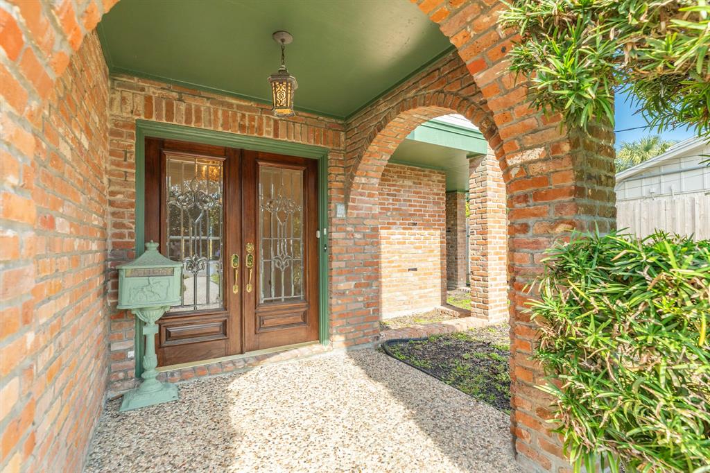 2610 Gerol Court, Galveston, Texas image 2
