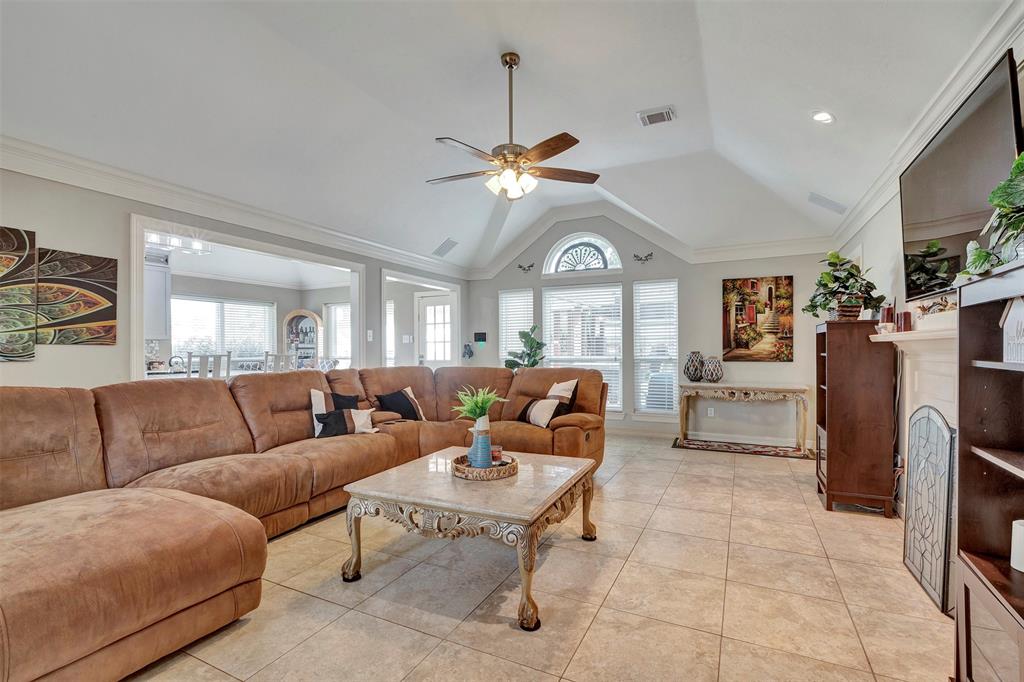 2134 Kilkenny Drive, Pearland, Texas image 15