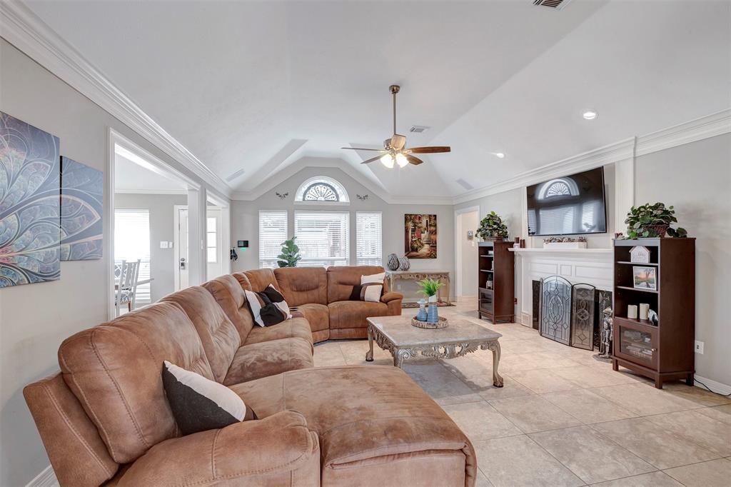 2134 Kilkenny Drive, Pearland, Texas image 17