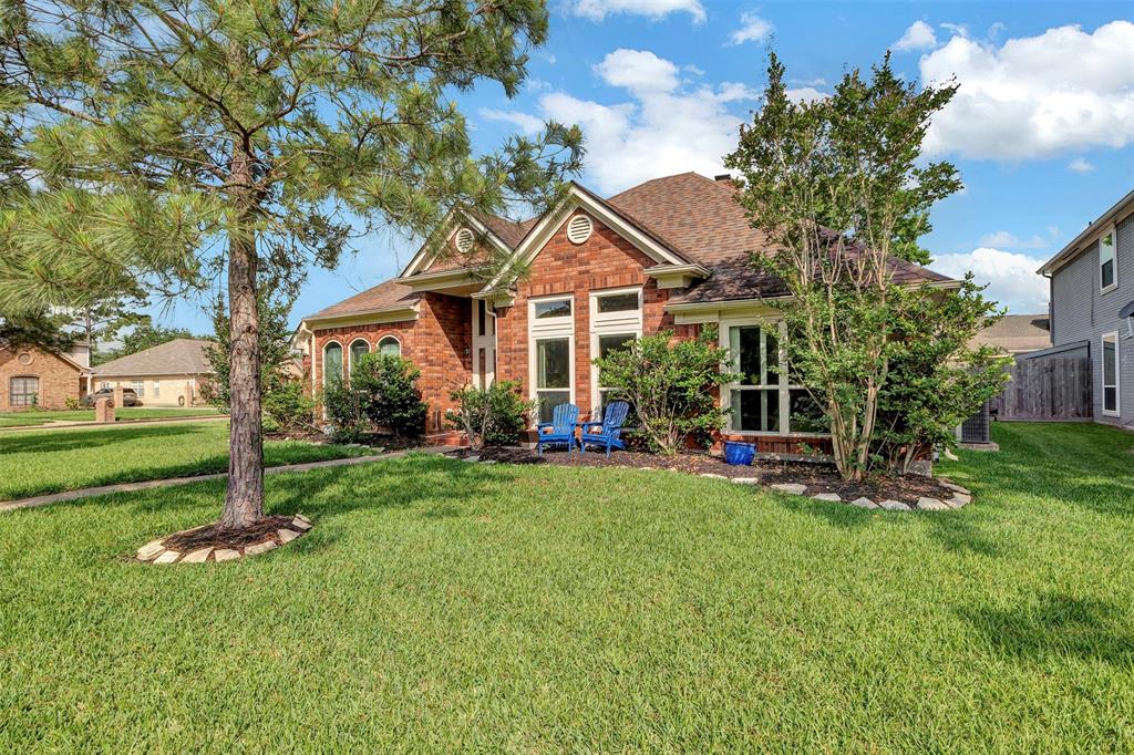 2134 Kilkenny Drive, Pearland, Texas image 2