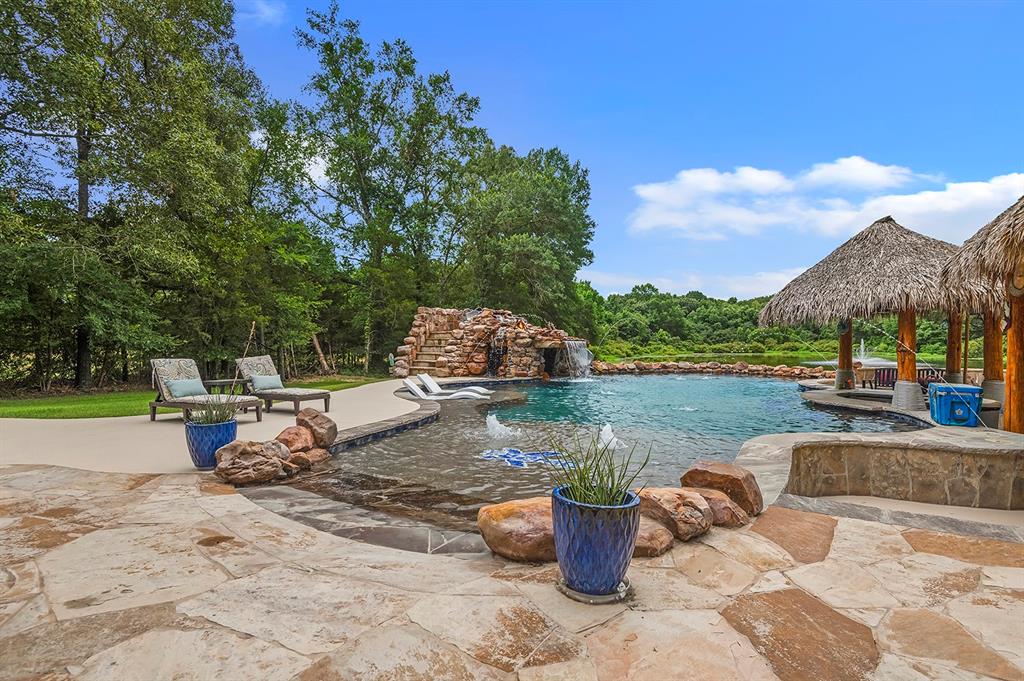 12075 HWY 31 E