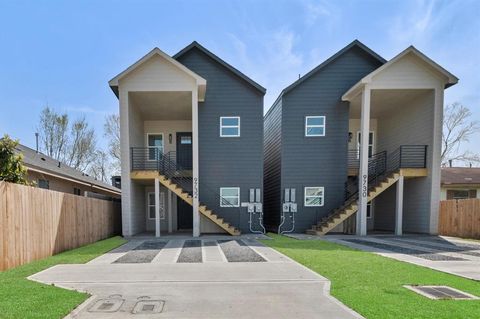 9732 Tuffly Street A/B Houston TX 77029