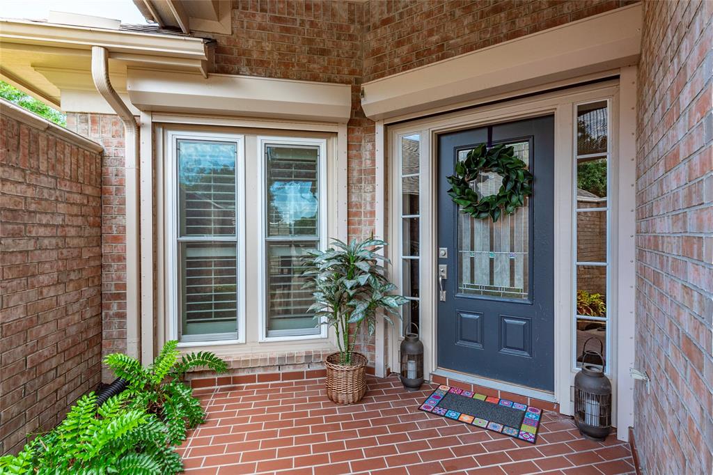 2424 Wentworth Oaks Court
