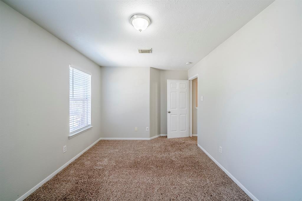 8826 Silver Yacht Drive, Humble, Texas image 27