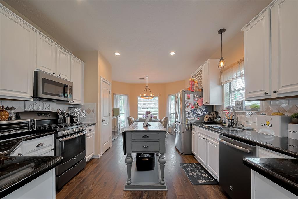 18914 Hikers Trail Drive, Humble, Texas image 11