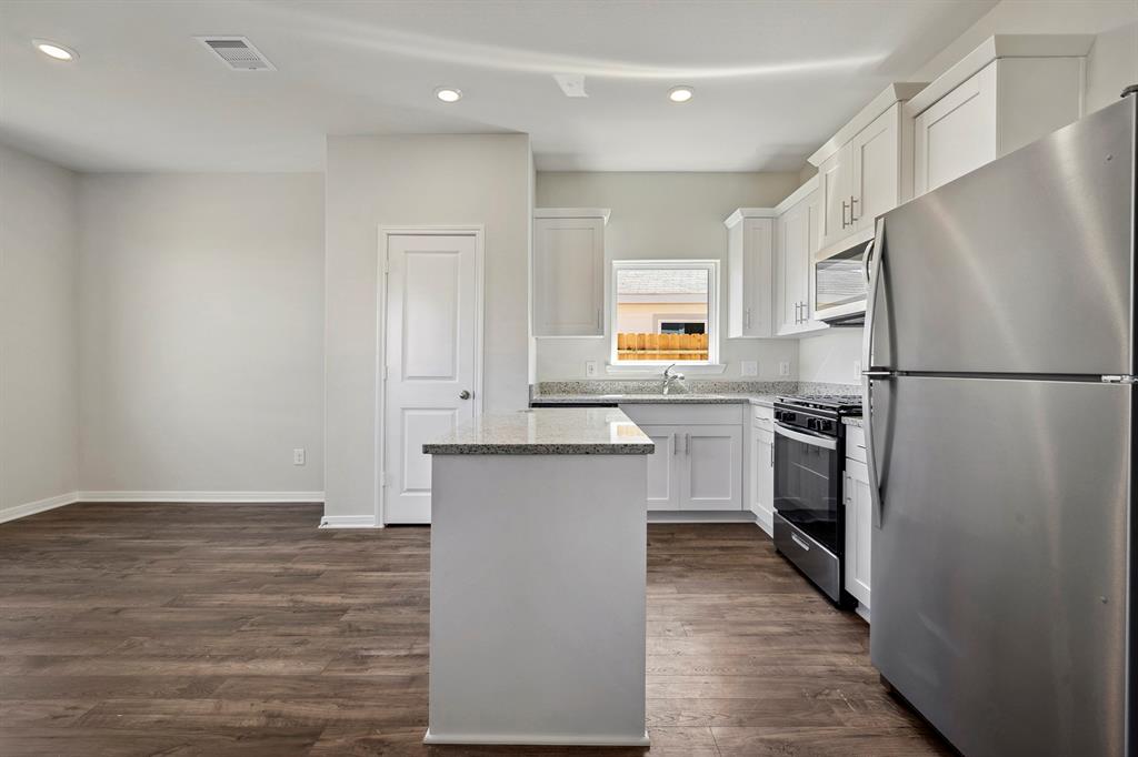 10399 Red Cardinal Drive, Cleveland, Texas image 3
