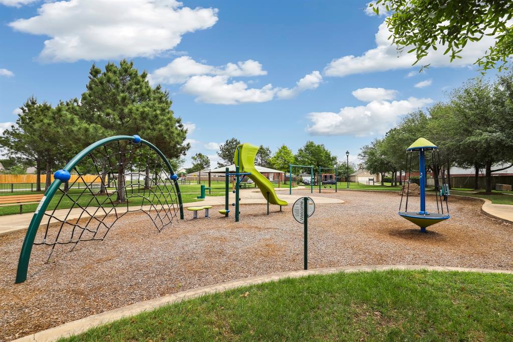 7156 Village Lake Drive, Cypress, Texas image 27