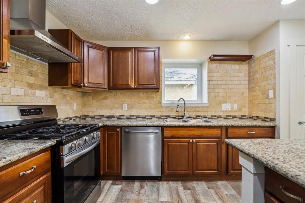 7156 Village Lake Drive, Cypress, Texas image 10