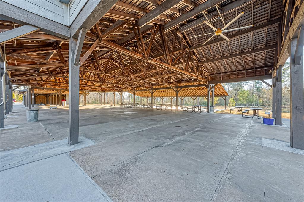 213 Trapper Creek Drive, Conroe, Texas image 33
