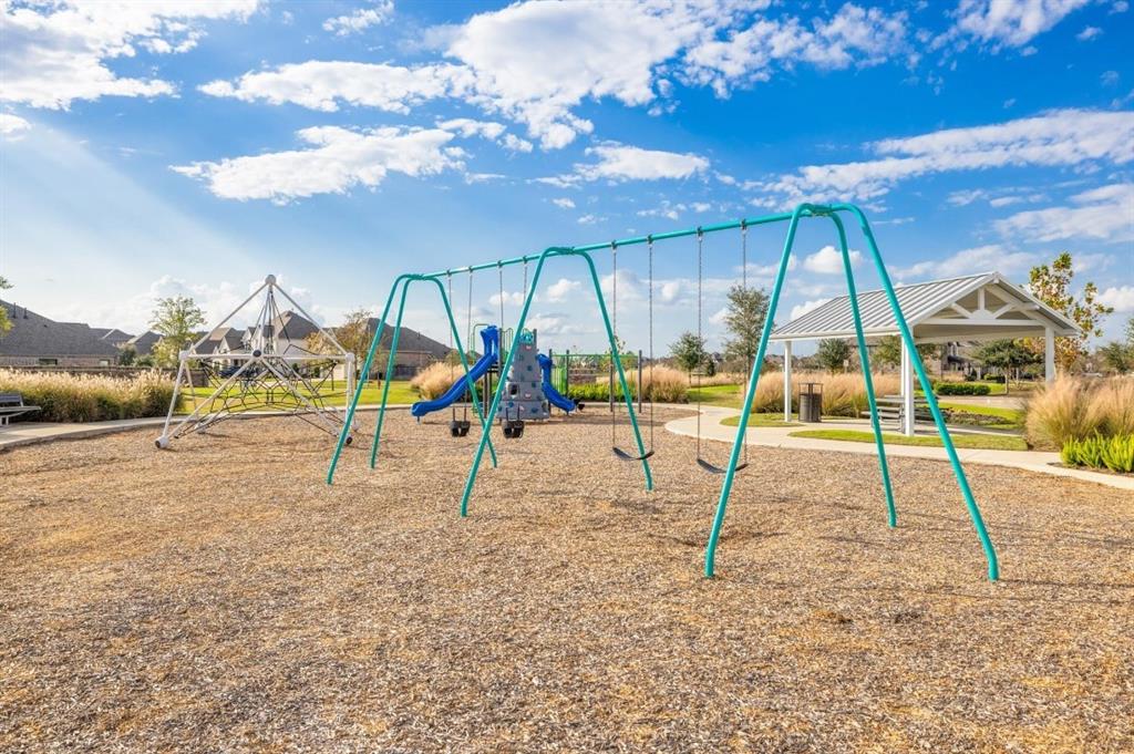31014 Sun Valley Drive, Fulshear, Texas image 7