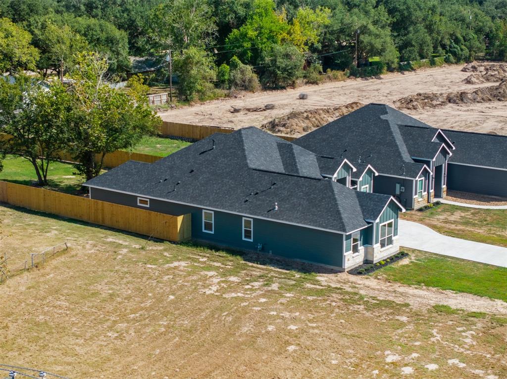 115 Oak Cluster Drive, Columbus, Texas image 25
