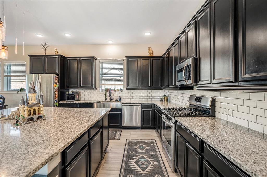 303 Trillium Park Loop, Conroe, Texas image 9