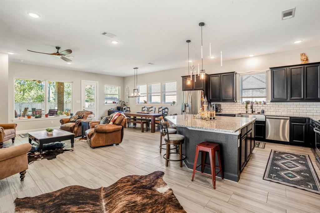 303 Trillium Park Loop, Conroe, Texas image 8
