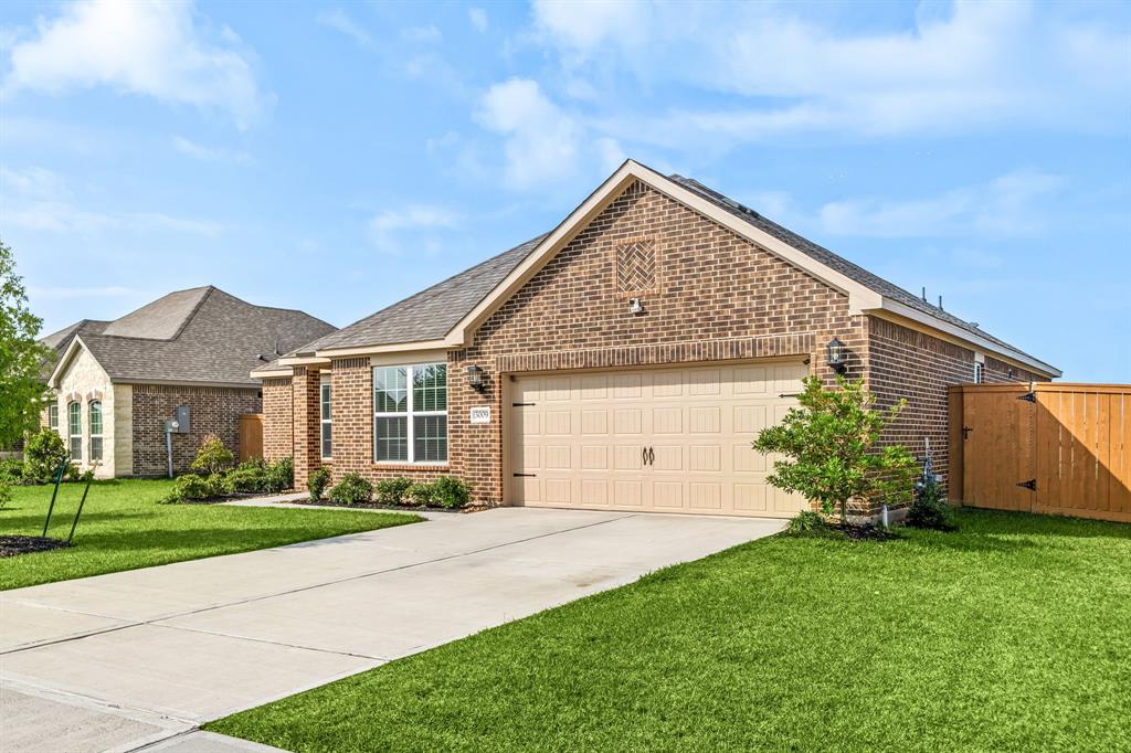 3009 Floating Barque Drive, Santa Fe, Texas image 2