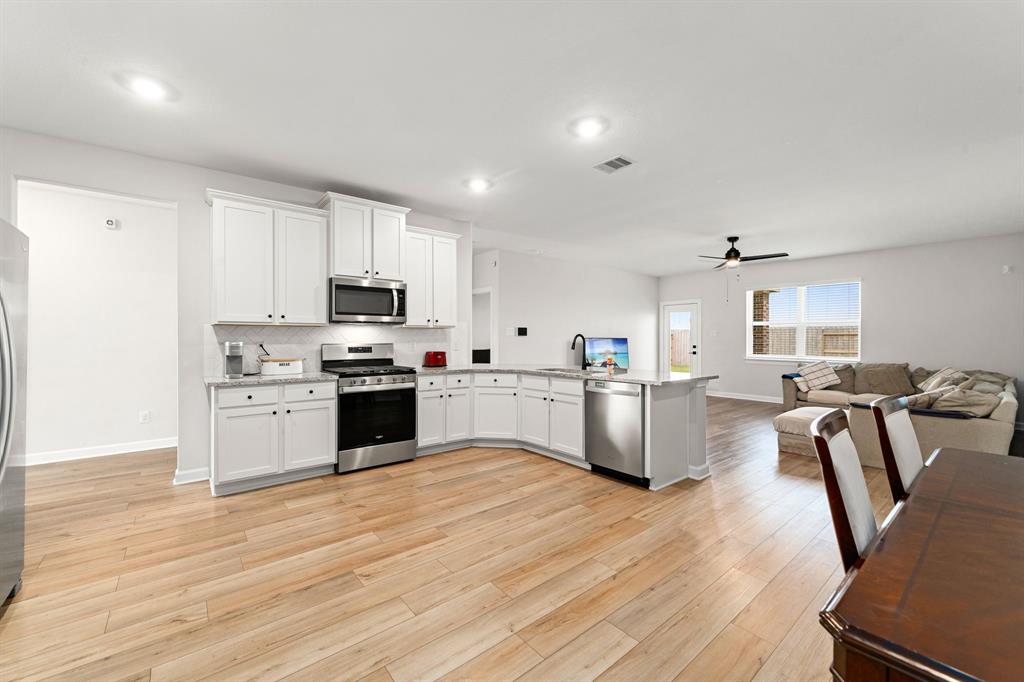 3009 Floating Barque Drive, Santa Fe, Texas image 16