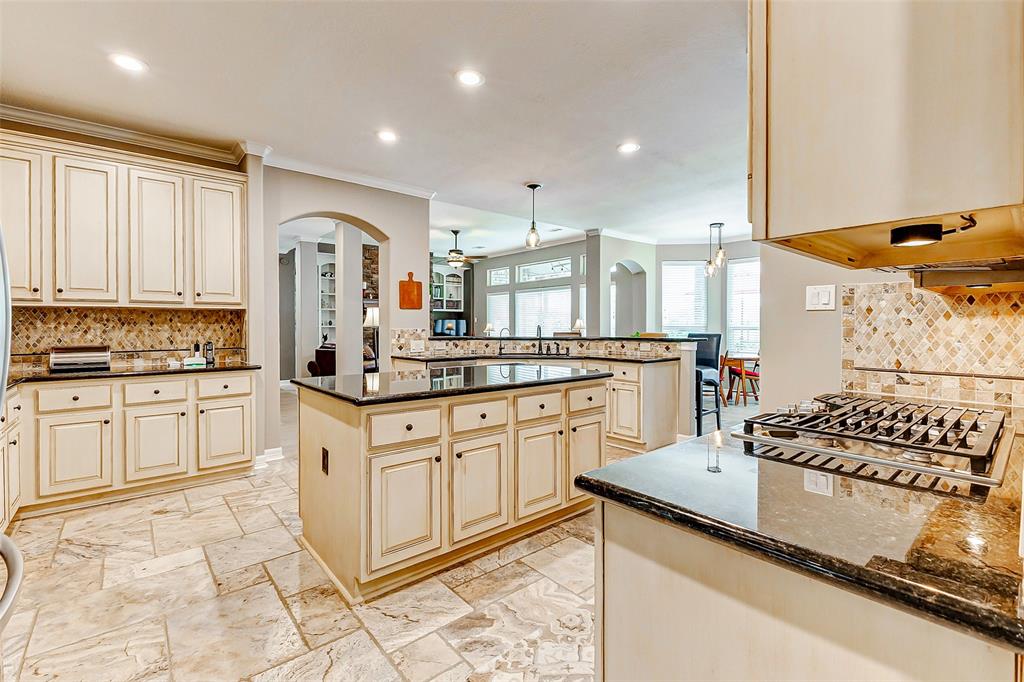 1011 Mahogany Run Drive, Katy, Texas image 11