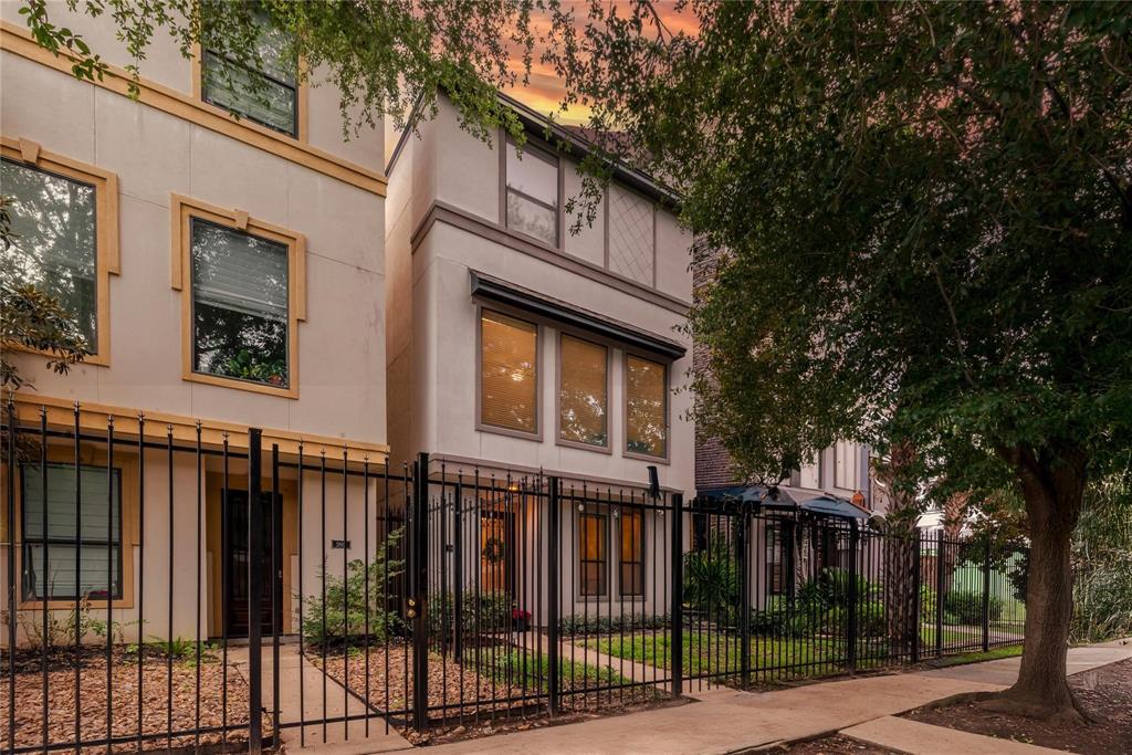 Houston, Texas 77004, United States, 3 Bedrooms Bedrooms, ,4 BathroomsBathrooms,Residential,Active,178795