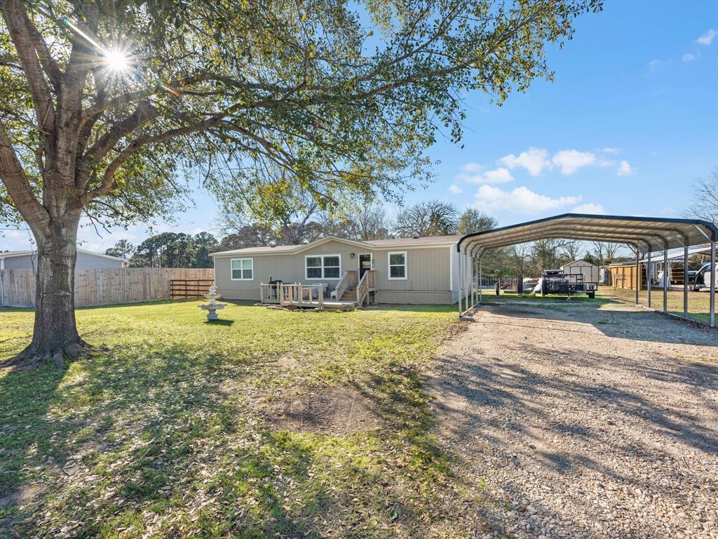 15237 Heavenly Acres Drive, Willis, Texas image 2