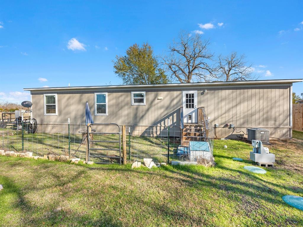 15237 Heavenly Acres Drive, Willis, Texas image 21