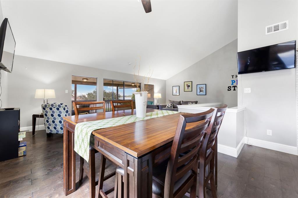 118 April Point Drive, Conroe, Texas image 12