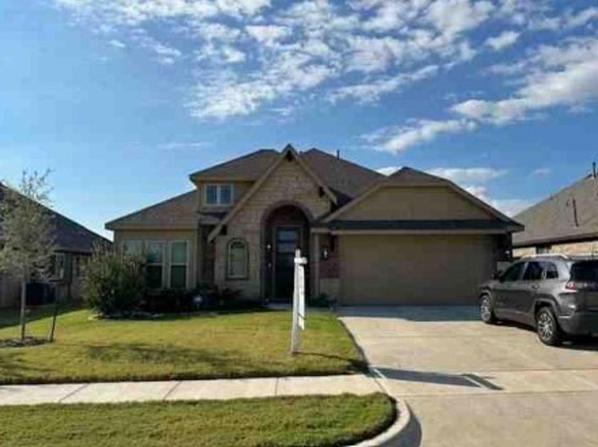 1312 Elk Ridge Drive, Crowley, Texas image 1