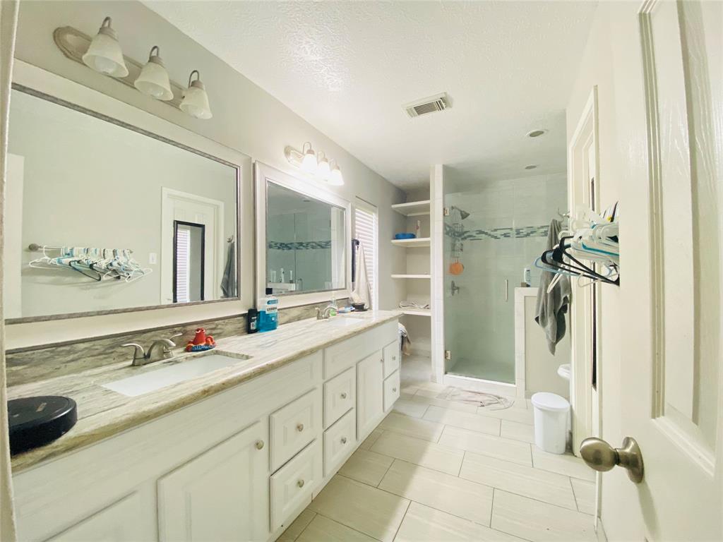 4710 Linden Place, Pearland, Texas image 9