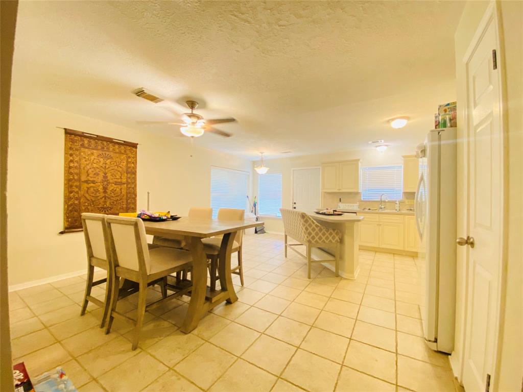 4710 Linden Place, Pearland, Texas image 6