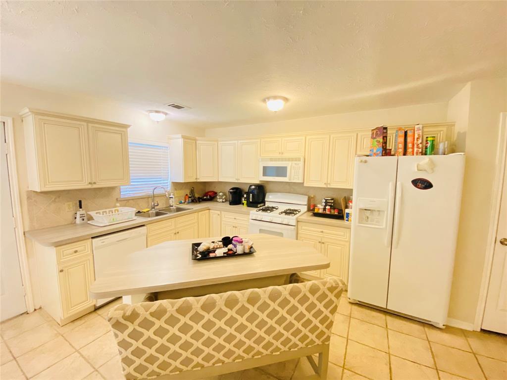 4710 Linden Place, Pearland, Texas image 10