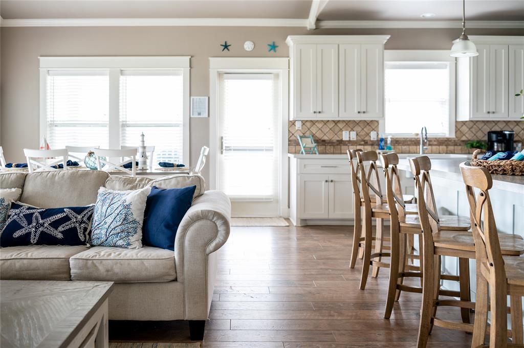 946 Mary Ann, Crystal Beach, Texas image 5