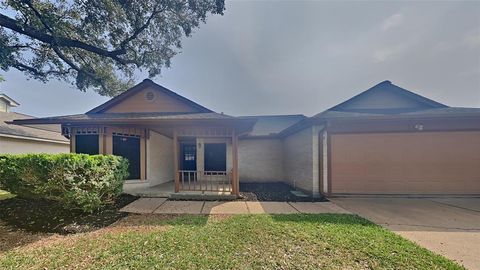 Single Family Residence in Houston TX 15511 Swan Creek Drive.jpg