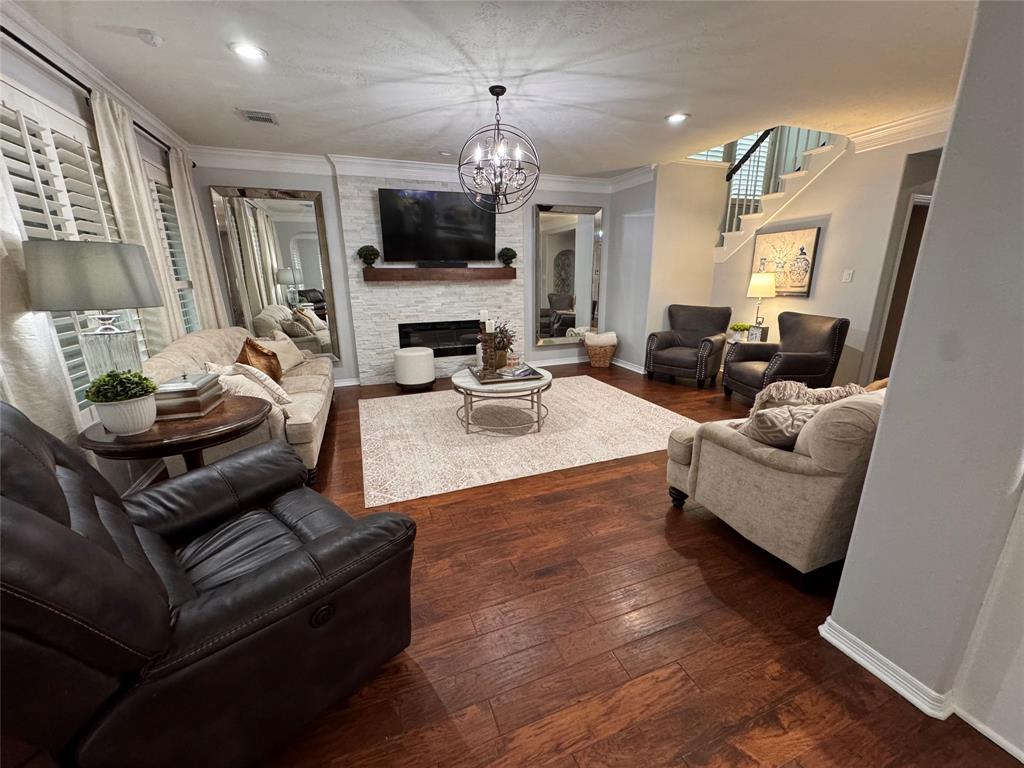 1011 Oak Park Lane Ln, Friendswood, Texas image 4