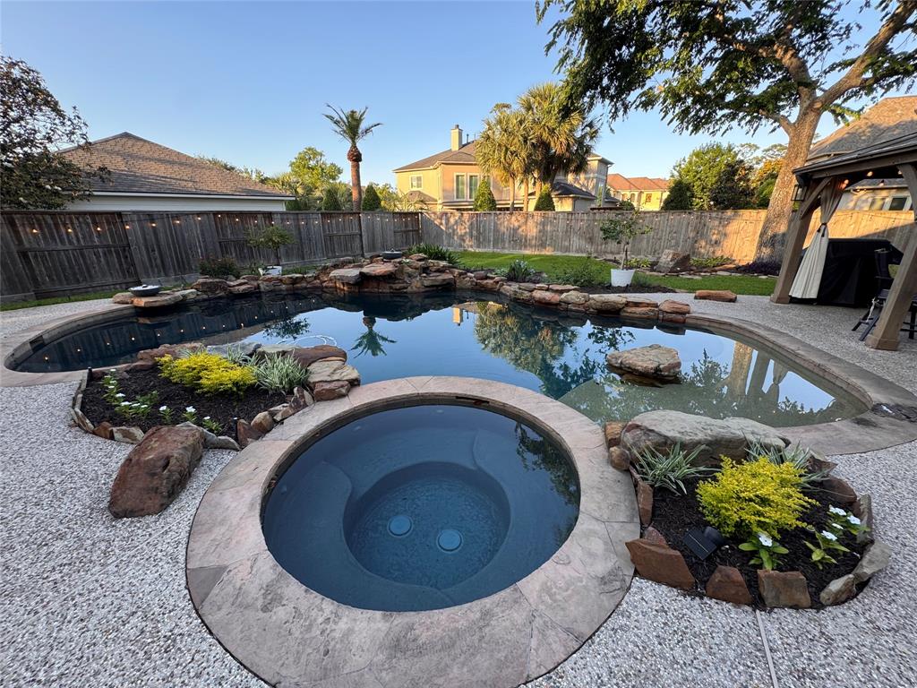 1011 Oak Park Lane Ln, Friendswood, Texas image 42