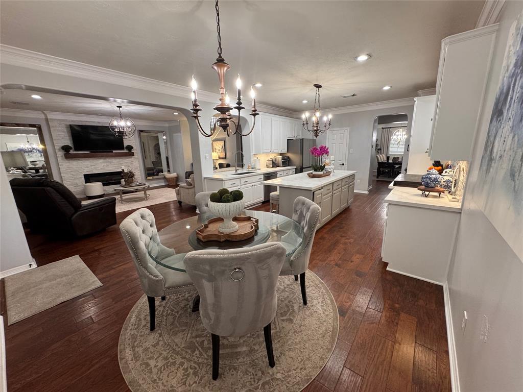 1011 Oak Park Lane Ln, Friendswood, Texas image 8