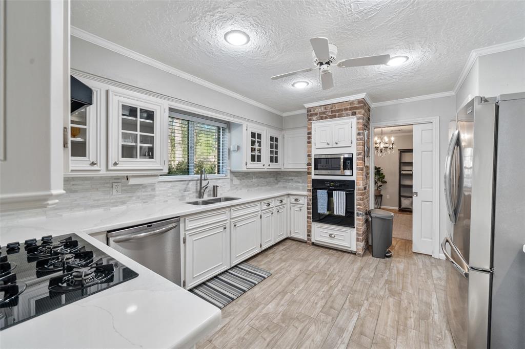 2602 Parkdale Drive, Kingwood, Texas image 12