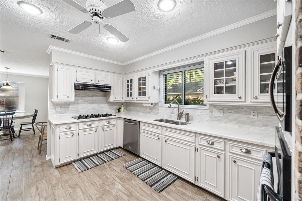 2602 Parkdale Drive, Kingwood, Texas image 4