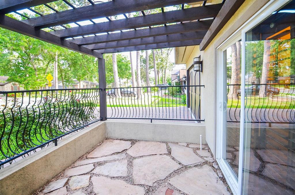1402 Lynnview Drive